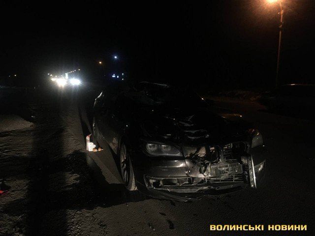 Моторошна аварія: поблизу Луцька чоловіка від удару автівки розірвало на шматки. ФОТО