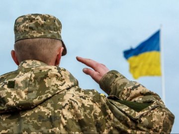 Чоловікам-біженцям у Луцьку наголошують ставати на військовий облік