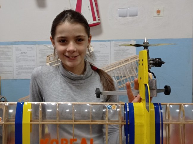 Школярка з Волині – переможниця змагань з авіамодельного спорту