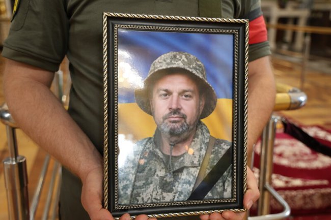 У Луцьку в останню дорогу провели воїнів Костянтина Шевчука та Едуарда Гуріна