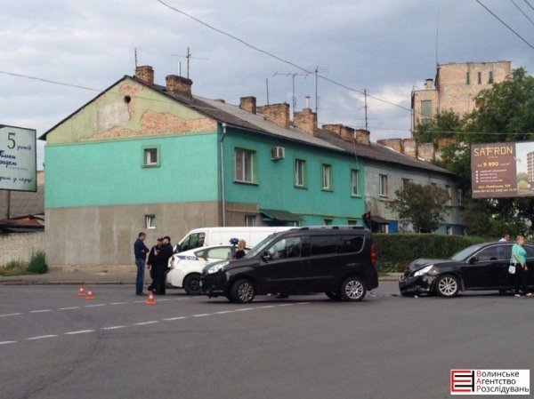 У Луцьку ДТП: легковик врізався у фургон. ФОТО