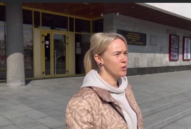 «Наші серця разом з Маріупольським драмтеатром»: волинські артисти у другі роковини трагедії