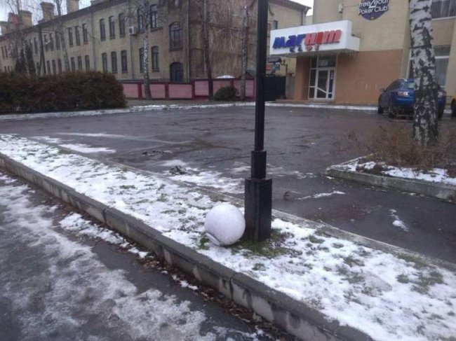 У Луцьку вандали  знищили ліхтар