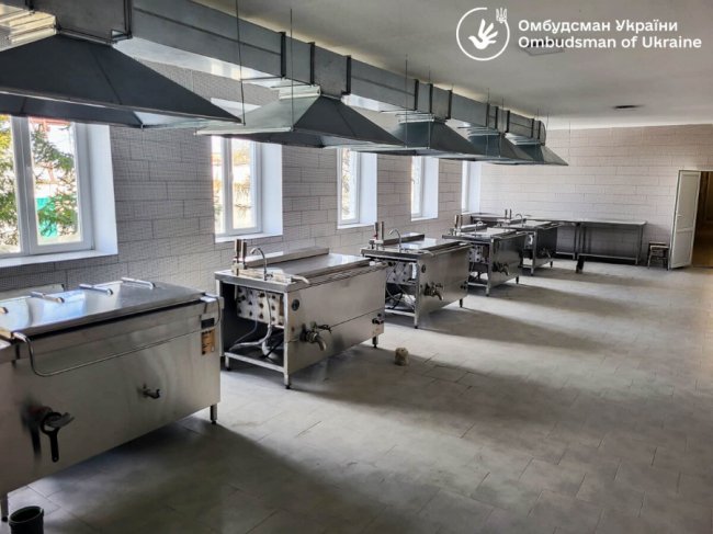 У яких умовах в Україні утримують російських полонених. ФОТО