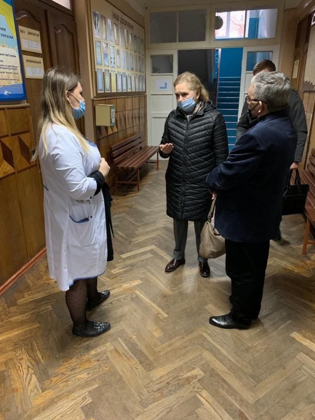 Експерти з Києва перевіряли школи та медзаклади на Волині на дотримання обмежень «червоної» зони. ФОТО