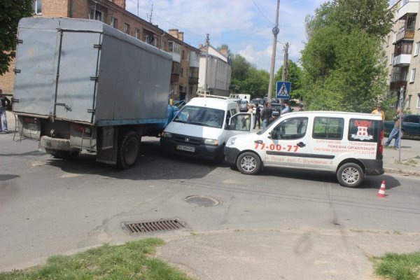 У Луцьку - потрійна аварія. ФОТО