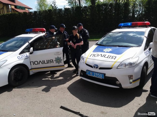 У Луцьку BMW на єврономерах  розтрощила припарковані автівки. ФОТО