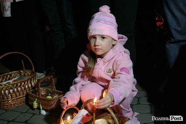 Пасхальна ніч у центрі Луцька. ФОТО