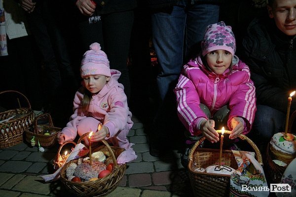 Пасхальна ніч у центрі Луцька. ФОТО