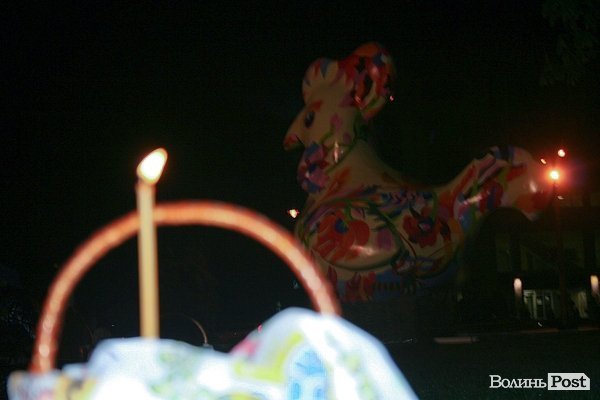 Пасхальна ніч у центрі Луцька. ФОТО