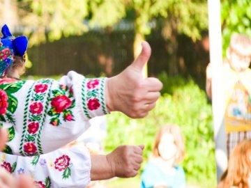 Лісапетний батальйон по-волинськи: мережу підірвало відео позитивних артисток