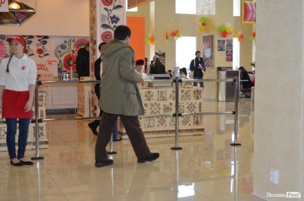 Флешмоб у луцькому ЦУМі. ФОТО. ВІДЕО 