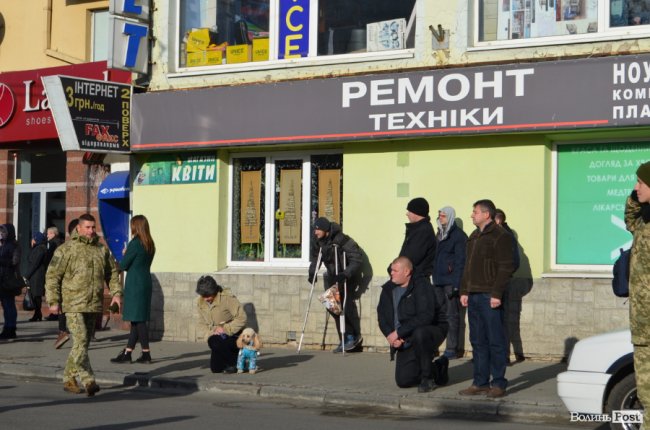 Загинув у день народження: Луцьк попрощався з воїном Віктором Лахаєм. ФОТОРЕПОРТАЖ