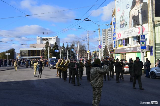 Загинув у день народження: Луцьк попрощався з воїном Віктором Лахаєм. ФОТОРЕПОРТАЖ