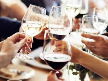 Для студентів луцького політеху влаштували майстер-клас від сомельє