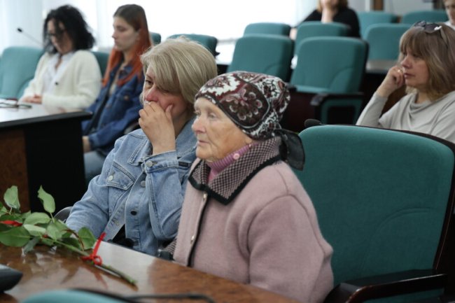 Важливо пам'ятати, якою ціною нам дається Україна: у Луцьку родинам полеглих Героїв вручили нагороди