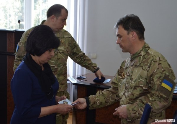 У Луцькій міській раді нагородили айдарівців. ФОТО