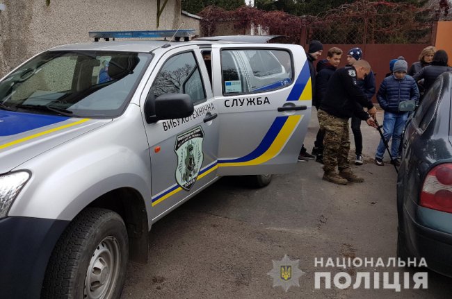 Луцьким школярам показали, як працюють вибухотехніки. ФОТО