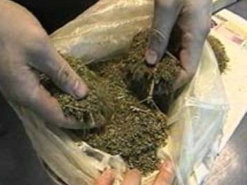 У неповнолітніх лучан міліція знайшла 700 грамів наркотиків 