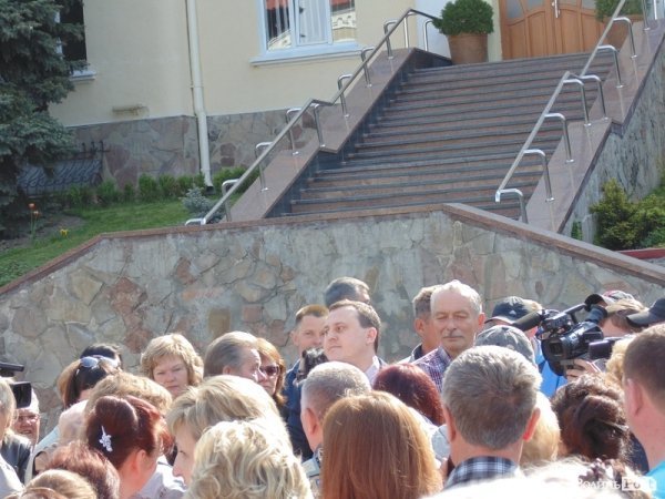 У Луцьку пікетують міськраду. ФОТО