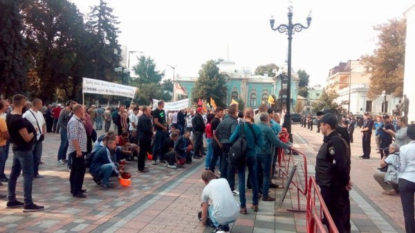 Нардеп від Волині виступив проти політики міністра Насалика. ФОТО. ВІДЕО