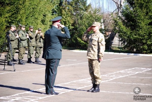 У Луцьку проводжали солдат на строкову службу. ФОТО
