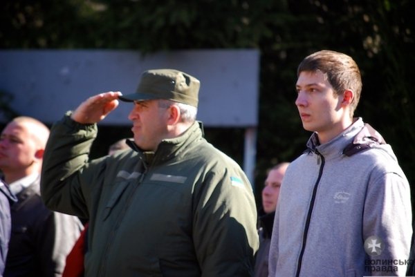 У Луцьку проводжали солдат на строкову службу. ФОТО