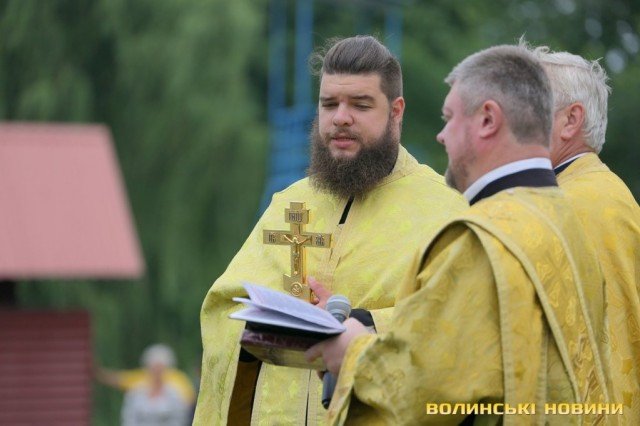 Як у Луцьку на Івана Купала освячували воду у Стиру. ФОТО