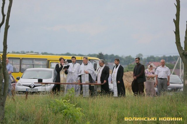 Як у Луцьку на Івана Купала освячували воду у Стиру. ФОТО