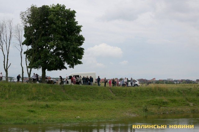 Як у Луцьку на Івана Купала освячували воду у Стиру. ФОТО