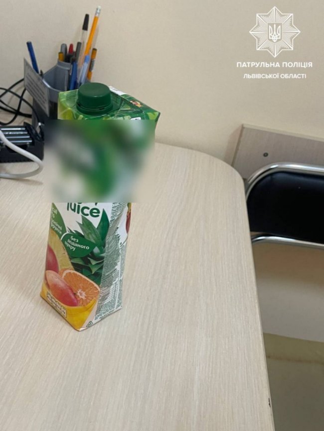 У Львові п’яний водій спробував здати на аналіз сік замість сечі