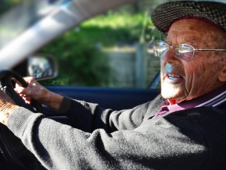 В Україні хочуть змінити правила для водіїв 65+