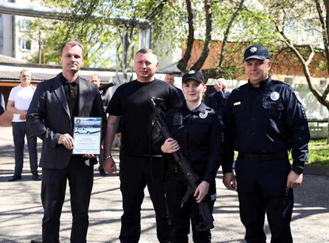 На Волині 12 поліцейських офіцерів громади отримали службові автівки. ФОТО