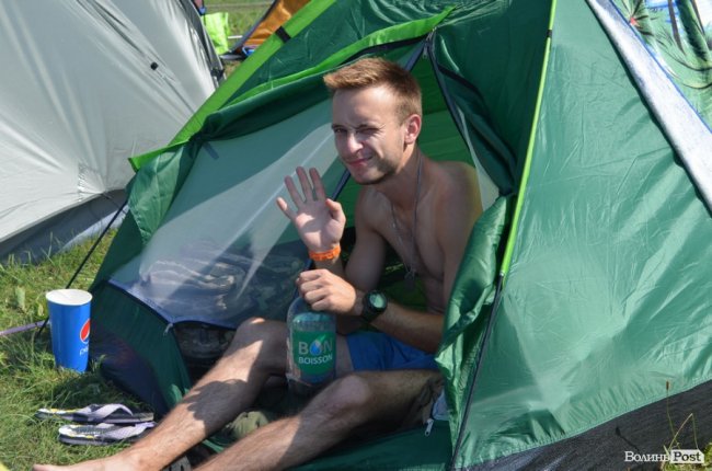 Спека в наметах і аншлаг у зоні купання: як фестивалить «Бандерштат». ФОТО