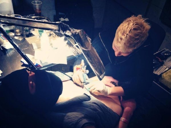 Акція в Українському домі ‒ безплатні татуклейноди. ФОТО