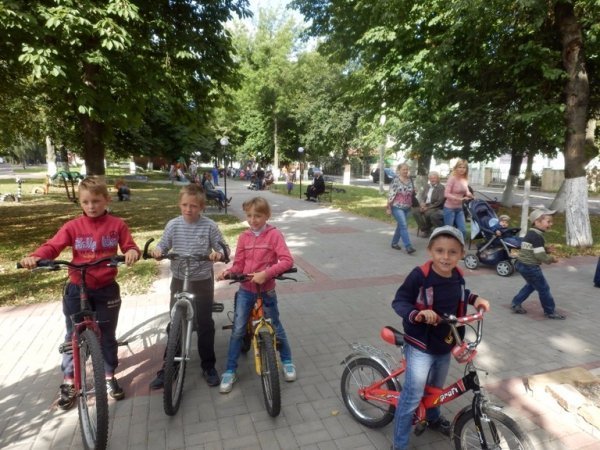 Горохівчани презентують свої таланти на арт-майданчику. ФОТО