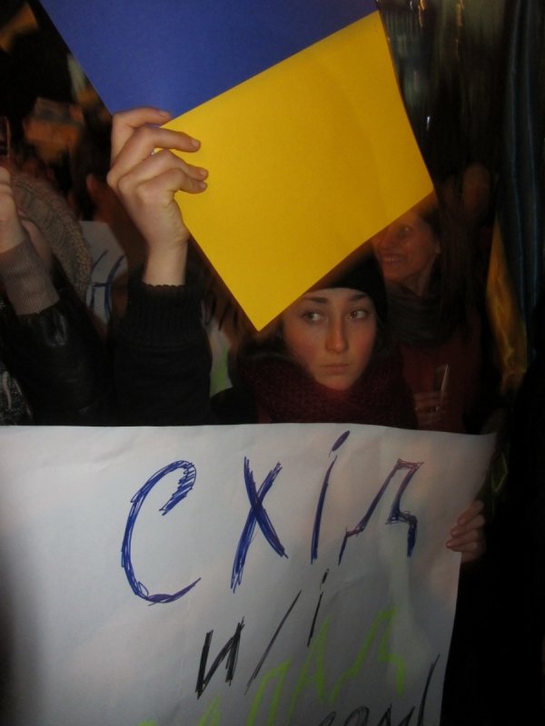 Антивоєнний мітинг у Донецьку. ФОТО. ВІДЕО