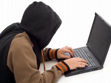 У Польщі заарештували українця, який викрав у жінки з банківського рахунку велику суму грошей