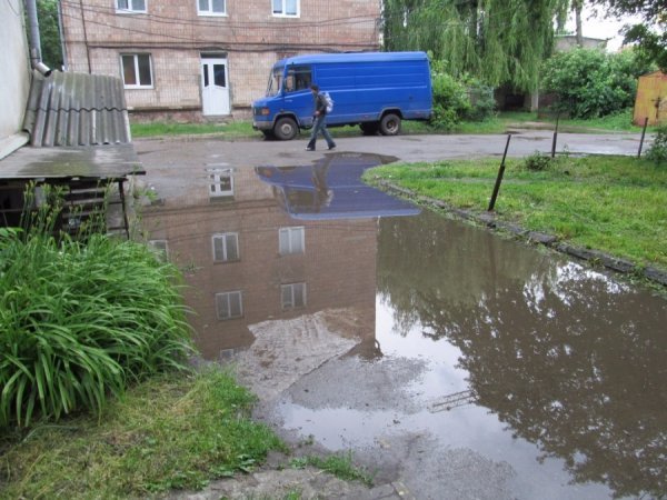 Мешканці Луцька скаржаться на бездіяльність ЖКГ. ФОТО