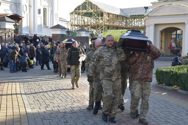 У Луцьку попрощалися з двома Героями, життя яких забрала війна