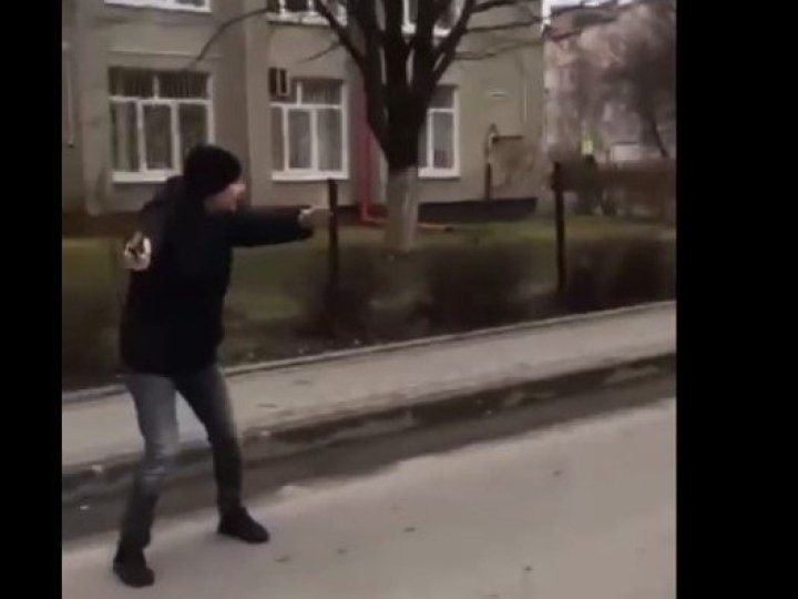 Стало відомо, як покарали чоловіка, який у Луцьку пістолетом погрожував працівникам ТЦК