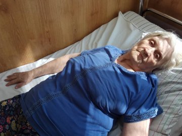 Бабусю з Волині, якій гуртом збирали гроші, прооперували