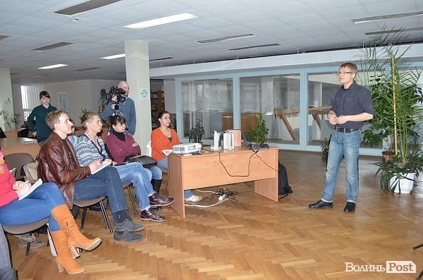 У Луцьку вчили, як креативно писати. ФОТО