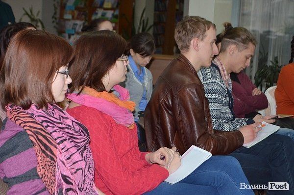 У Луцьку вчили, як креативно писати. ФОТО