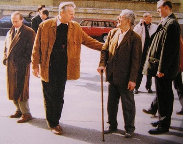 Опублікували фото Путіна-охоронця