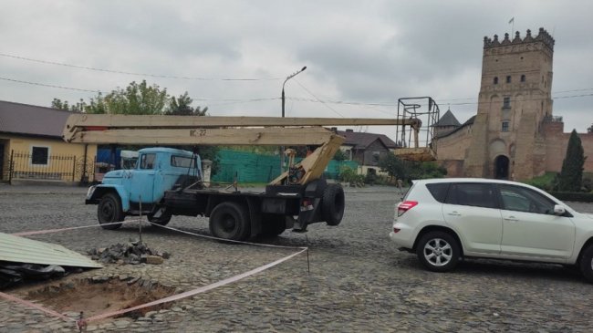 Під площею біля Луцького замку виявили ще одну історичну забудову. ФОТО. ВІДЕО