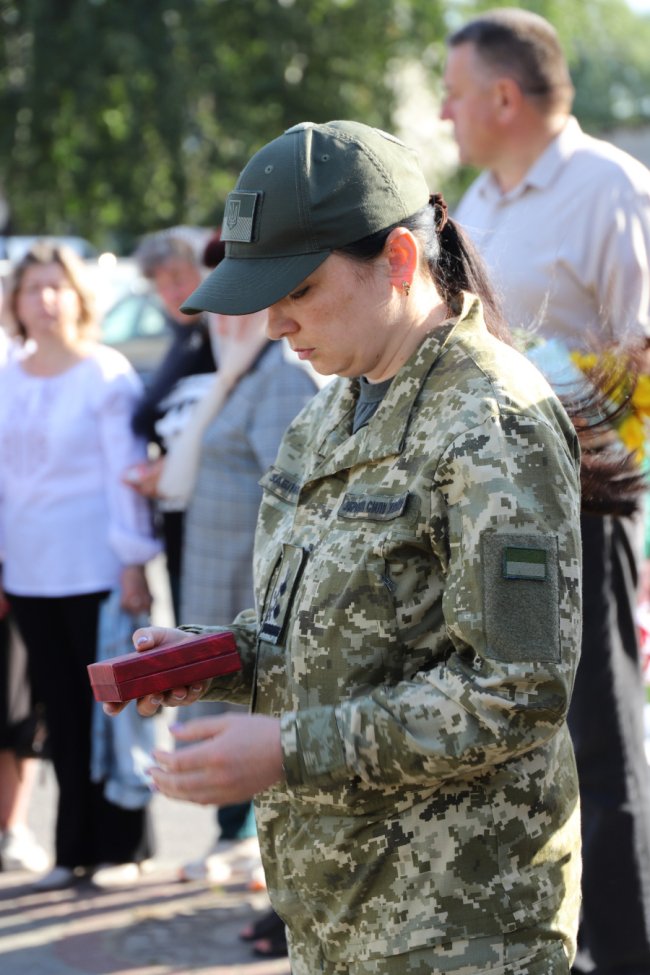 В громаді на Волині родинам полеглих воїнів вручили посмертні ордени «За мужність»