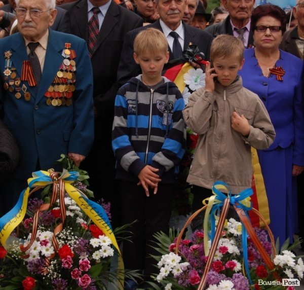 Парад Перемоги у Луцьку пройшов з комуністами і міліцією