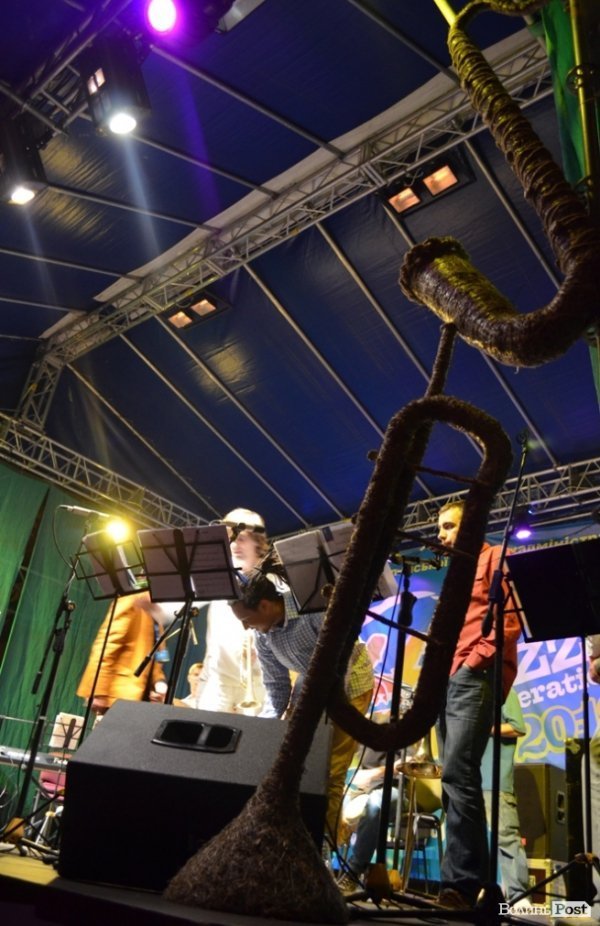 У Луцькому замку танцювали і співали кубинську сальсу. ФОТО  