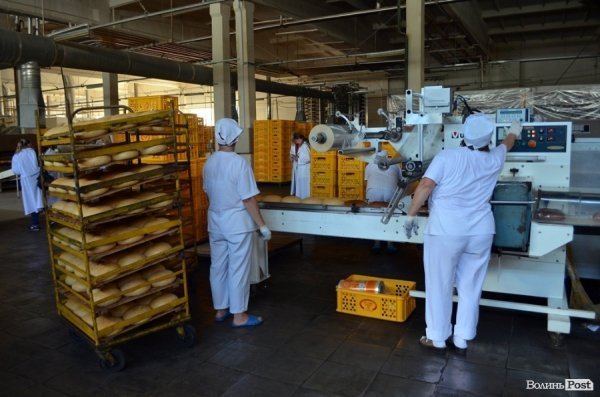 Як у Луцьку печуть хліб. ФОТО